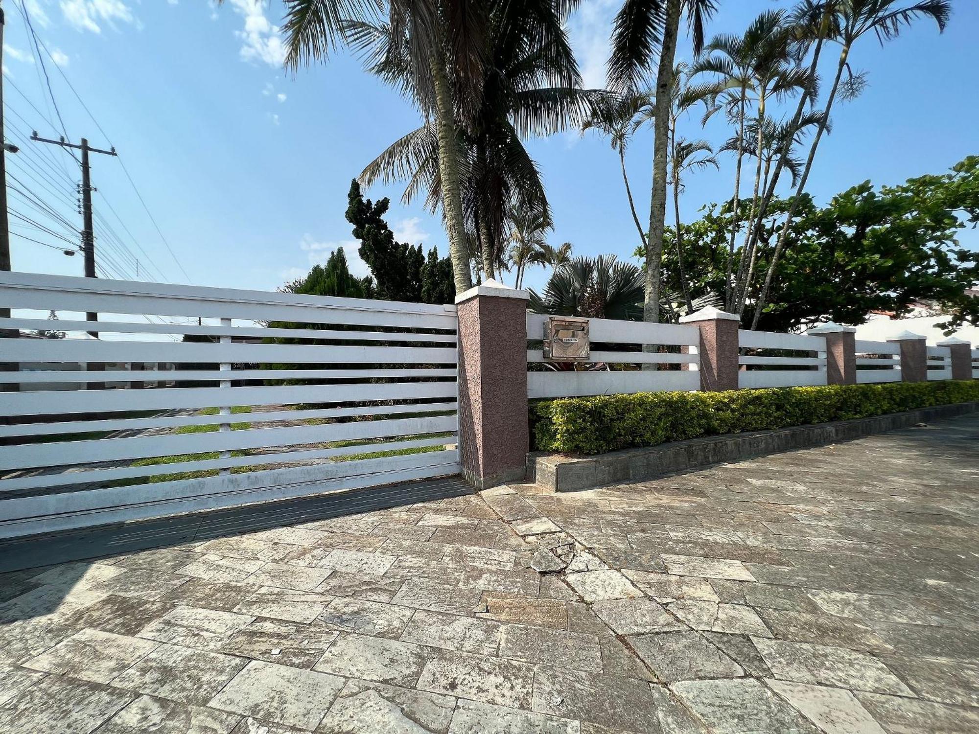 Casa Agradavel Com Piscina, A Poucos Passos Da Praia Peruíbe Екстериор снимка