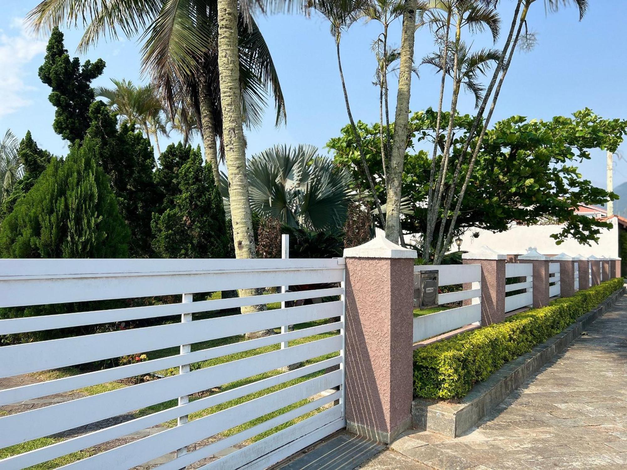 Casa Agradavel Com Piscina, A Poucos Passos Da Praia Peruíbe Екстериор снимка
